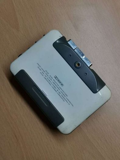 Sony WM-F38 Walkman Cassette Player