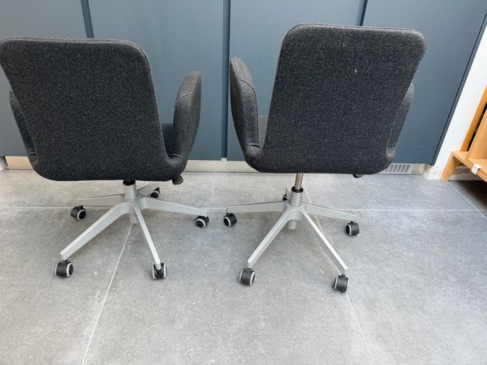 Office chairs, adjustable height, swivel function