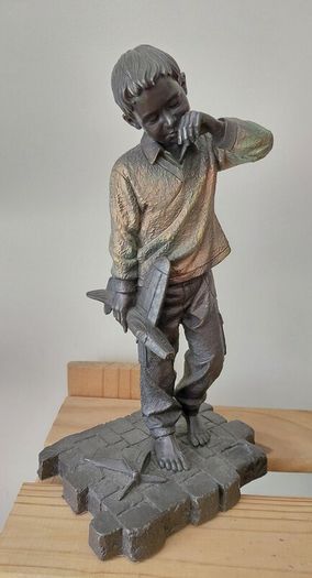 genesis figurine