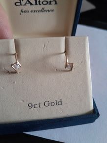 ladies 9ct gold earrings
