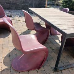 Outdoor table and chairs