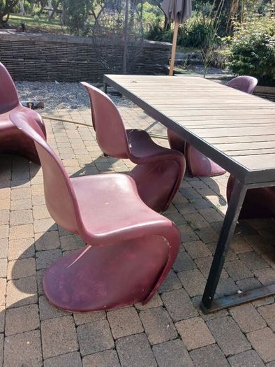 Outdoor table and chairs