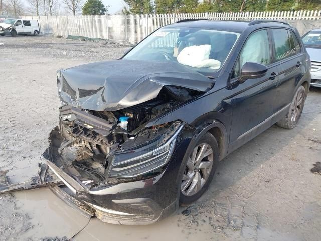 2022 Volkswagen Tiguan Breaking For Parts