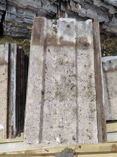 600 roof tiles/20 ridge tiles FREE