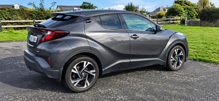 2022 Toyota C-hr 1.8 Hybrid Sport
