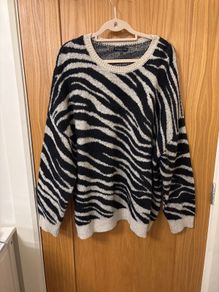 Women's jumper size 22