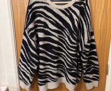 Women's jumper size 22