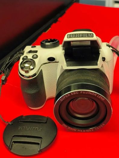 Digital Camera - Fujifilm Finepix S4200 - Hdmi - 14.mp - 24x Optical, White