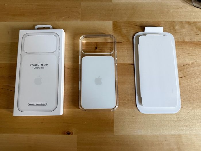 Official Apple Clear Case - iPhone 17 Pro Max - MagSafe + Camera Control