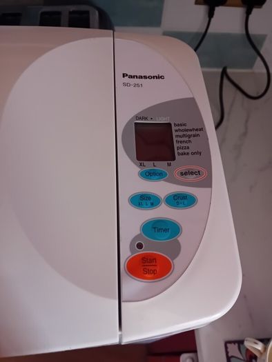 Panasonic bread maker with book