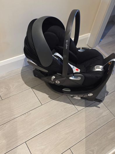 Amaizing  Condition Uppababy Vista  V2 travwl system