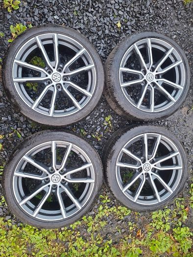 18" Vw Alloys with tyres