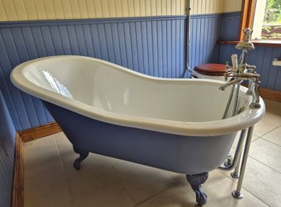 Recor Cast Iron Bathtub