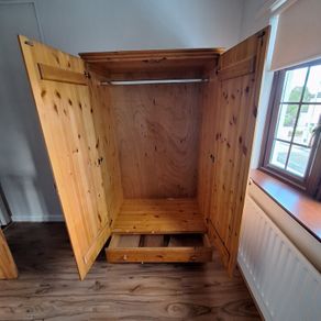 wardrobe