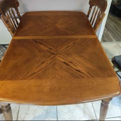 extendable table with chairs