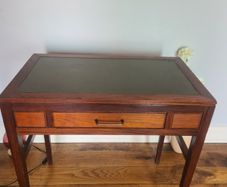 Tidy attractive hall table / small office desk