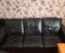 Black leather sofa 3 seater and 2 sofa chairs