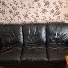 Black leather sofa 3 seater and 2 sofa chairs
