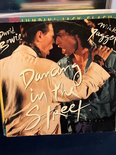 Mixed Batch of Vinyl Singles (33 Records)