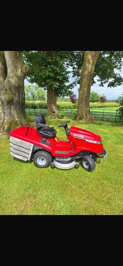 Ride on lawn mower