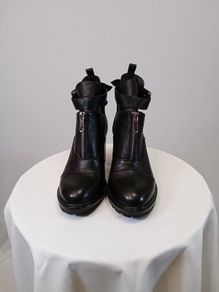 Women's boots