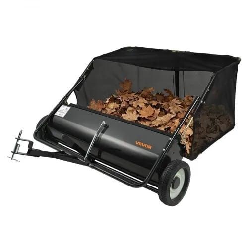 Tow Behind Lawn Sweeper, 111.7 cm Pull Behind Lawn Sweeper, 25 cu. ft Large Capacity Leaf & Grass Collector, Heavy Duty Garden Sweeper with Adjustable Sweeping Height for Yard, Lawn, Farm