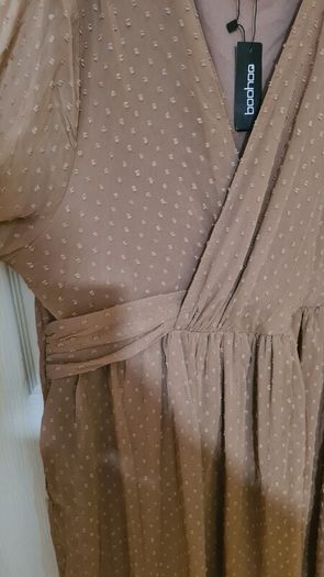 Nwt Boohoo Blush Dress In Size 22