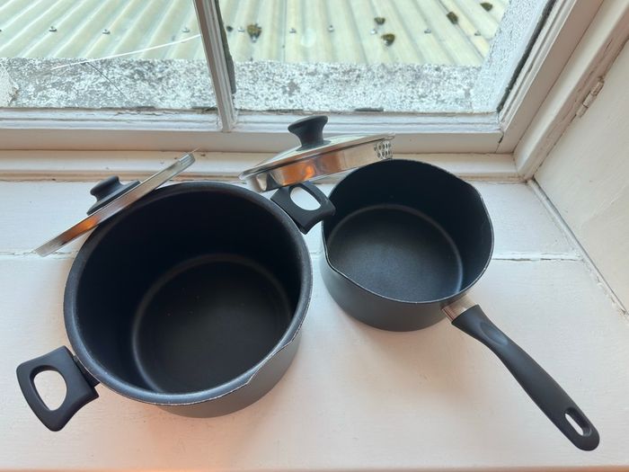 Pots & Kitchen Set