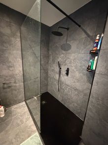 shower screen
