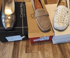 3 pears ladies shoes size 7 new in Box