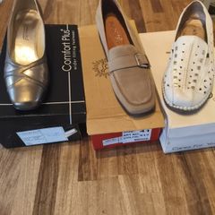 3 pears ladies shoes size 7 new in Box