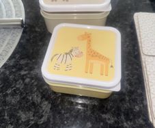 lunch  boxes