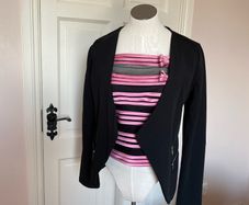 womans black blazer