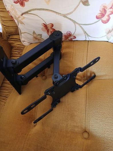 New tv wall mount with screws.