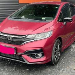 2017 Honda Fit 1.5 Hybrid  Low mileage (28k) -