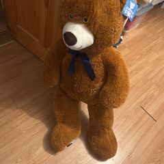 giant teddy bear
