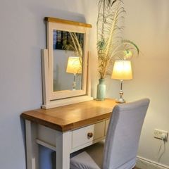 dressing table Michael Murphy furniture