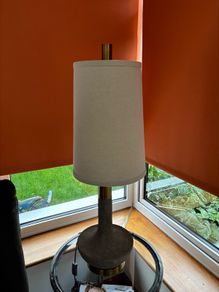 Table lamp (grey bar with gold) neutral/oatmeal colour shade