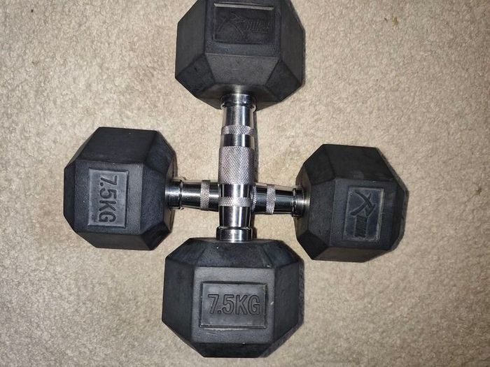 7.5 kg dumbbells