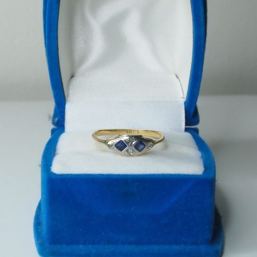 Art Deco 18ct Gold Sapphire and Diamond Ring