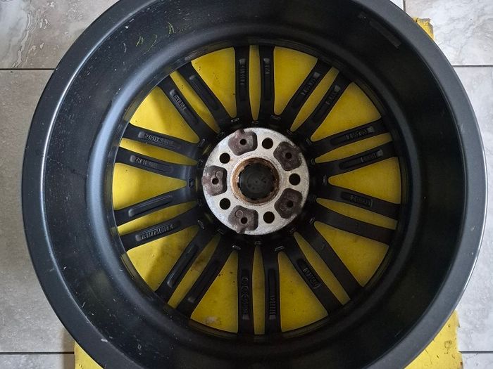 1 x Genuine BMW 5 Series G30 G31 19'' 664M (FRONT) Delivery