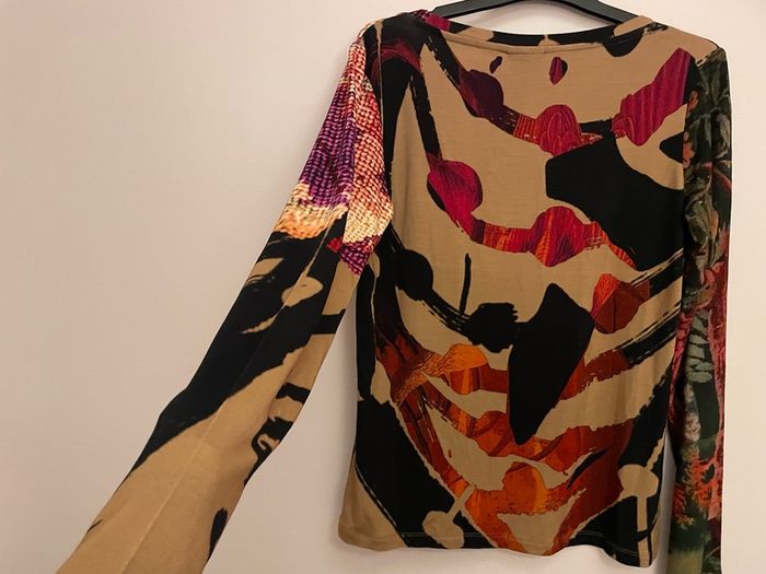 Brand new Desigual top