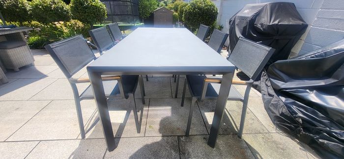 Outdoor dining set