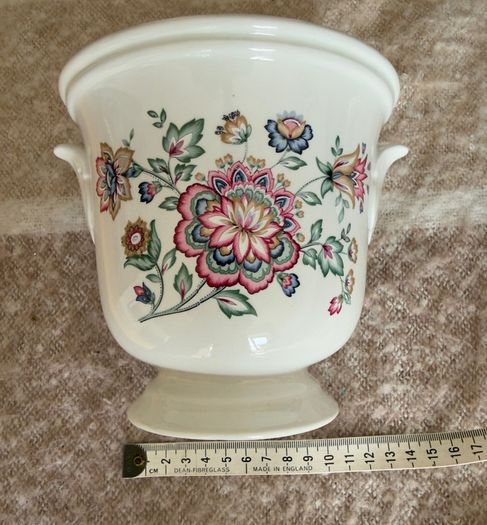 Royal Norfolk Floral ceramic planter.