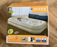 Kids travel bed set with pump