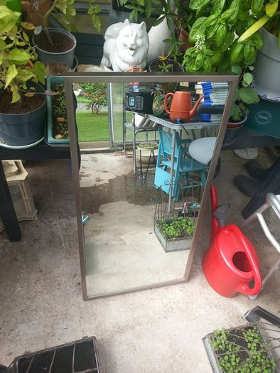EZ Living mirror, great condition. D18