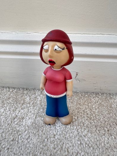 Mezco Family Guy Meg 2005 Used Damaged approx. 11.5 cm. Please see photos