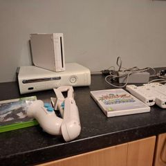 Xbox 360 & Nitendo Wii Bundle