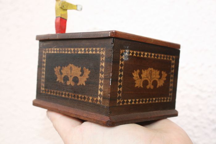 Vintage WOOD JAPANESE Cigarette Dispenser 4" x3,4" H-2,4"