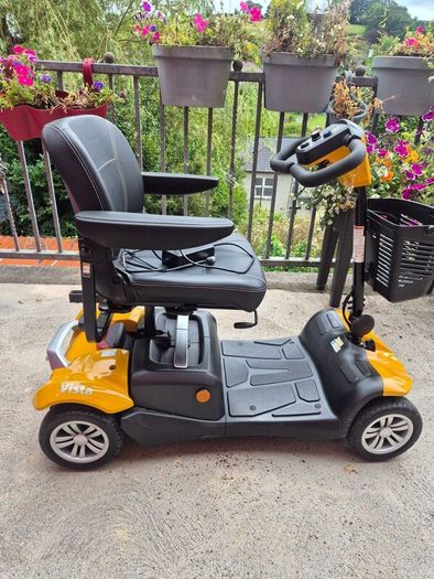 2025 Rascal Vista Mobility Scooter. Like New.